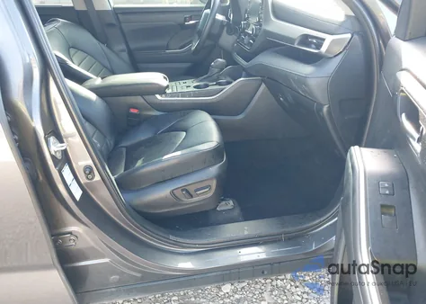 2022 Toyota Highlander Xle из США, поврежденный, VIN 5TDGZRBH9NS581515